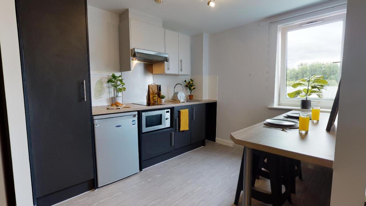 For Students Only - Charming Ensuite Bedrooms Near Leads City Centre Λιντς Εξωτερικό φωτογραφία